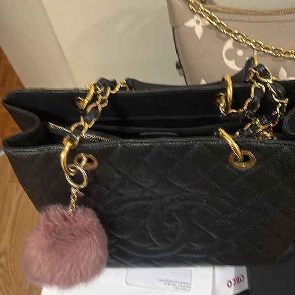 $SOLD$ 3️⃣5️⃣0️⃣0️⃣Used Authentic Chanel GST tote bag - Picture 2 of 4